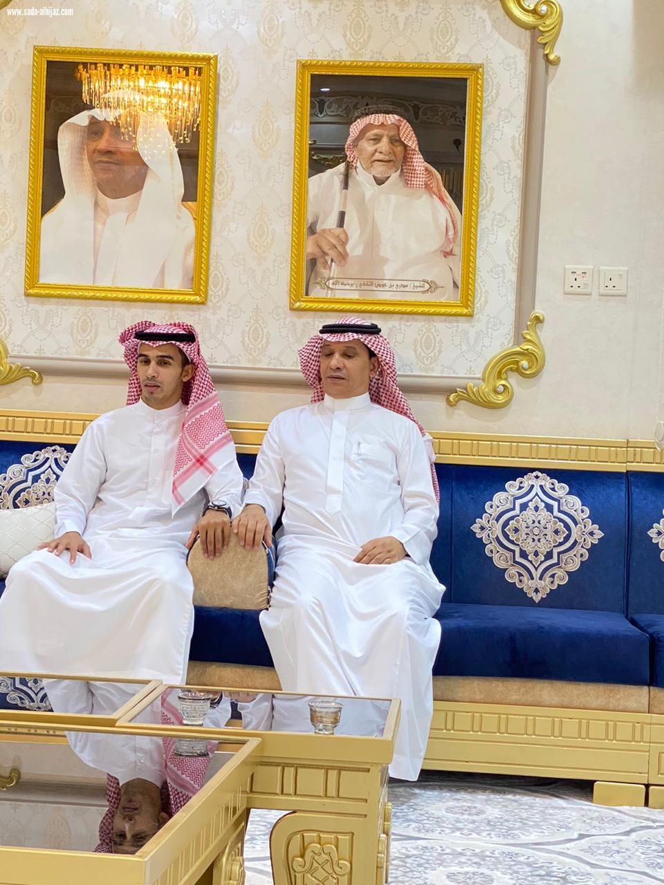 وائل الجهيري يعقد قرانه ويراعي سبل الوقاية