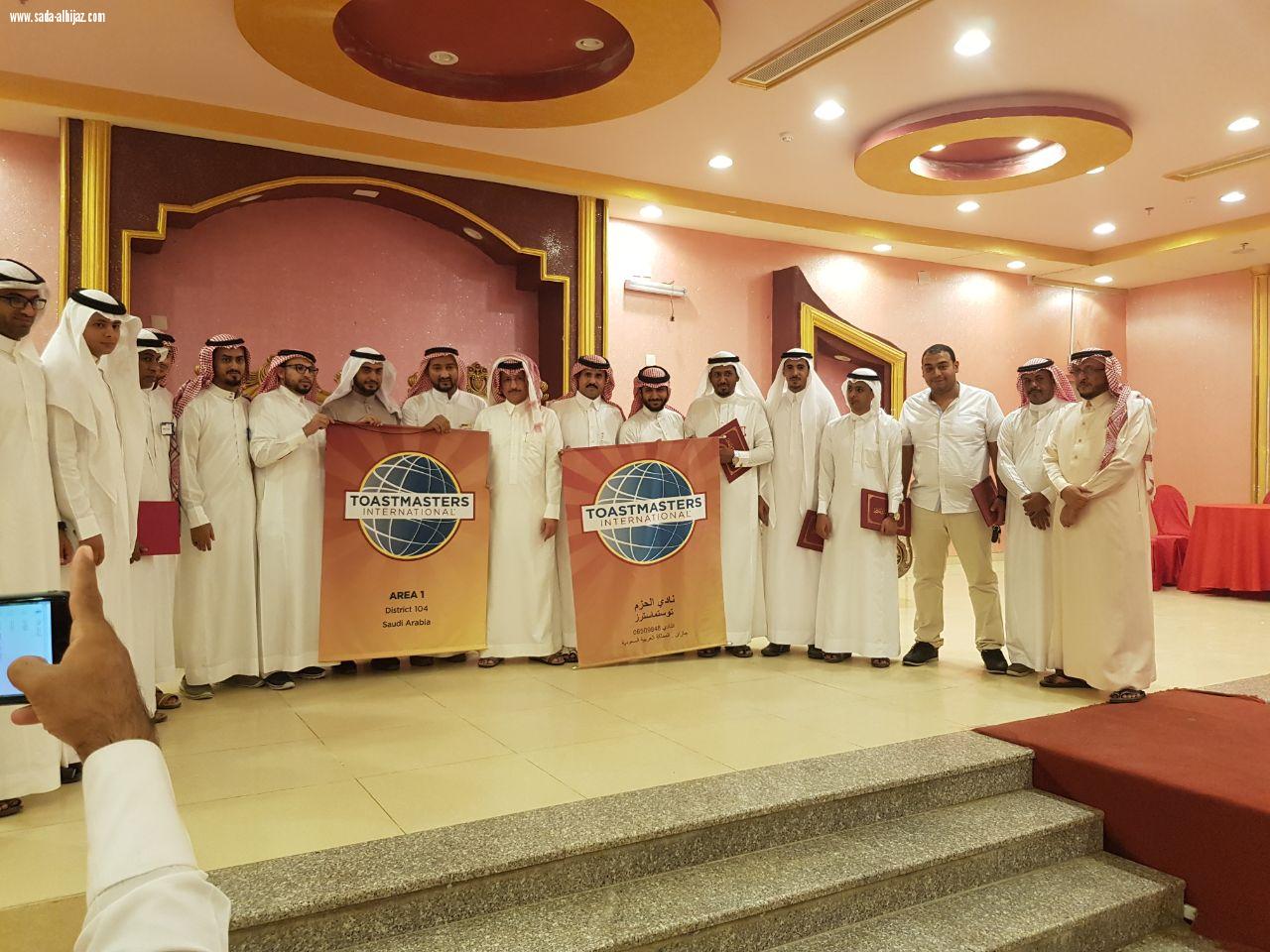 تحت شعار  قطرة ماء تحيي الأرض وقطرة دم تحيي نفس   محافظ صامطة يدشن حملة التبرع بالدم التي أطلقها نادي الحزم للتوستماسترز بالتعاون مع مستشفى صامطة العام