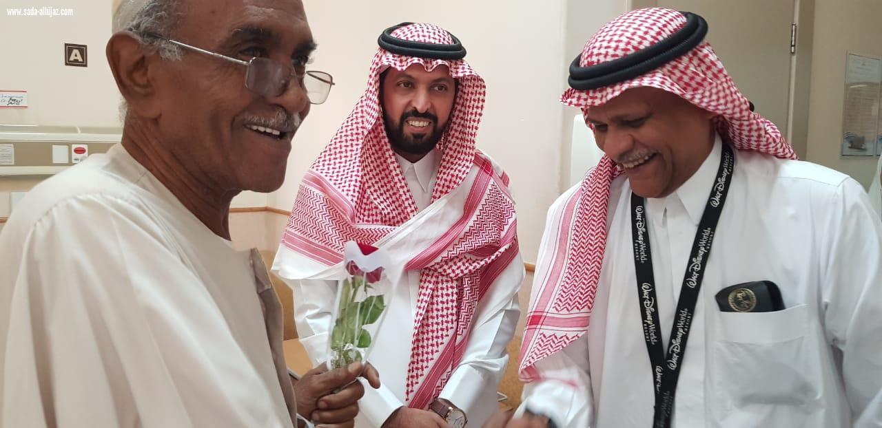 معايدة أعضاء ثقافة وفنون جدة لمرضى مستشفى الملك فهد