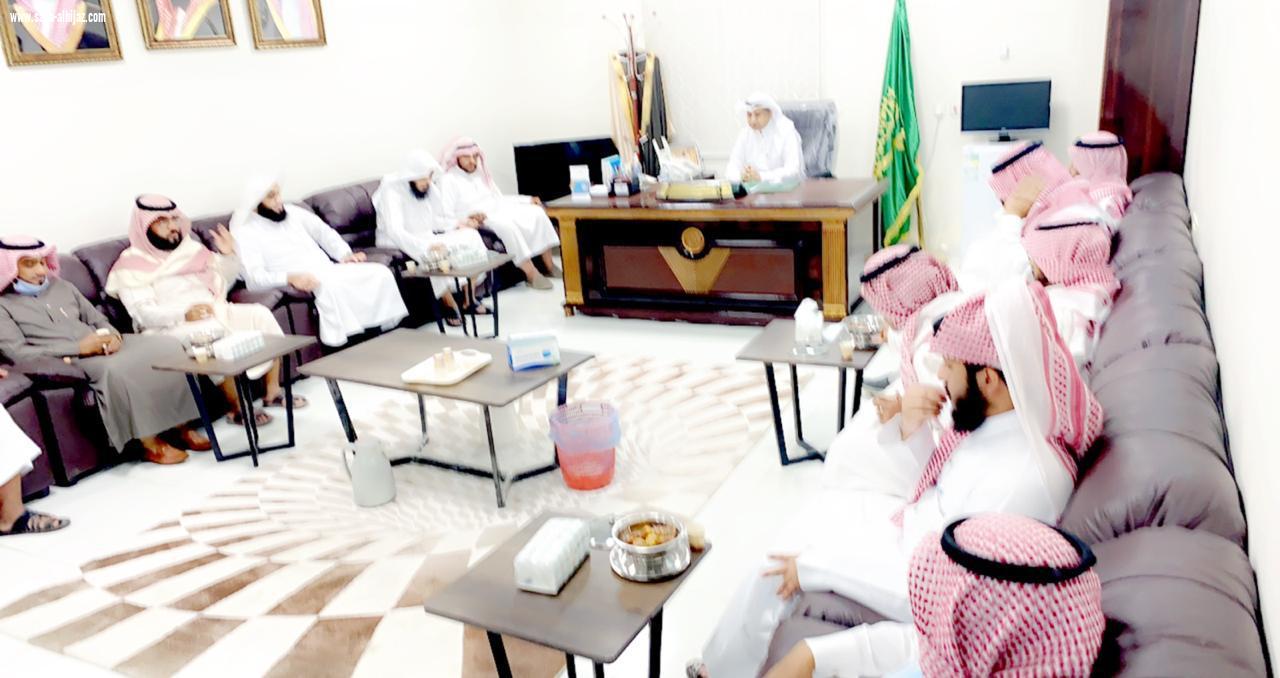 أعضاء تنمية الأفلاج يطلعون على التجربة التنموية بلجنة أبوعريش