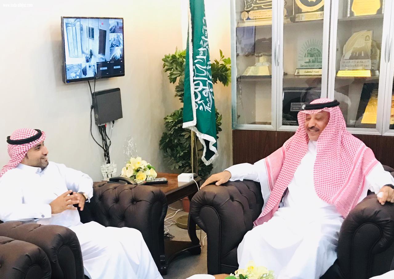 محافظ صامطة زعلة يستقبل الحكمي مدير شئون المراكز الصحيه بالقطاع الجنوبي