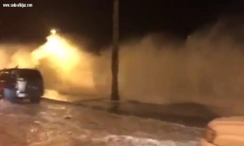 الارصاد مقطع هيجان البحر ليس له علاقة بكورنيش جدة