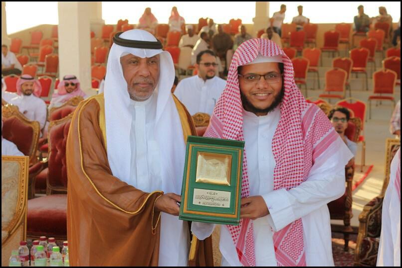 أخزم يهدي اسطبل أبناء صالح الثنيان كأس الرئاسة العامة لشؤون الحرمين المسجد الحرام والمسجد النبوي