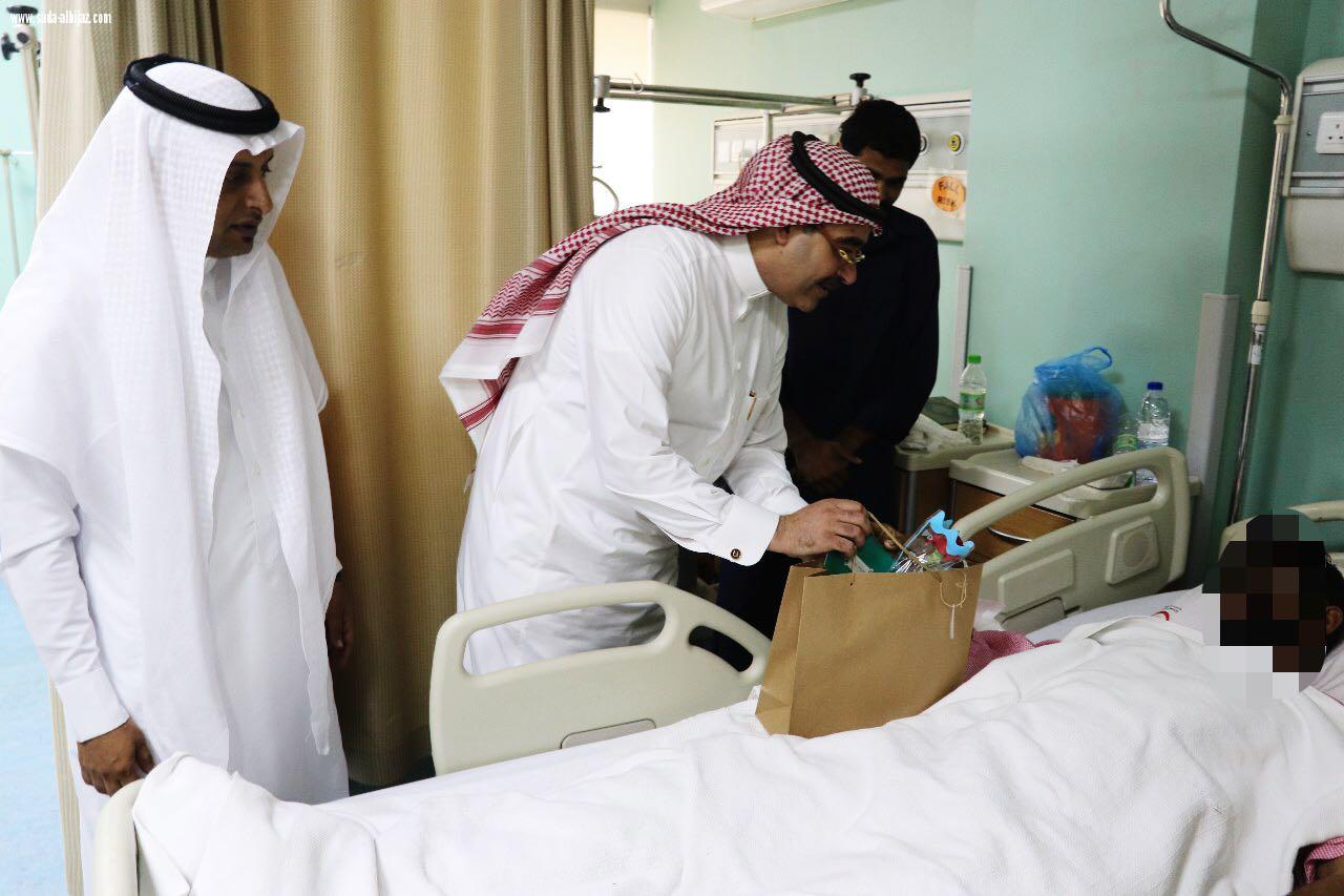 إدارة مستشفى الملك فهد بالمدينة تعايد المرضى المنومين ..