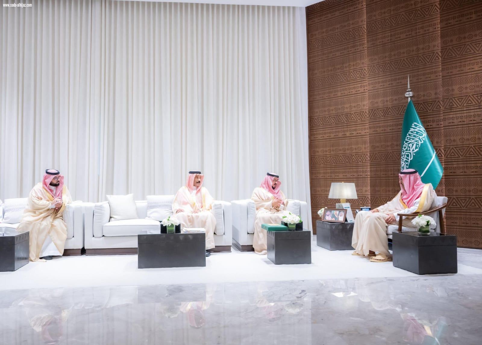 أمير الباحة يطّلع على منجزات «صيف الباحة 2026»
