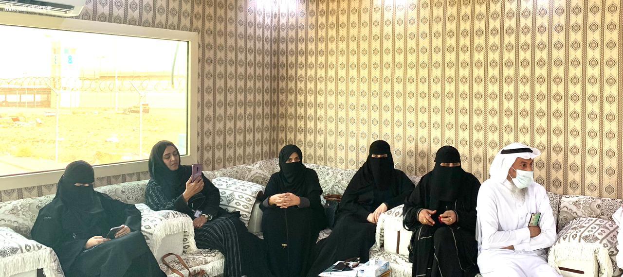 لجنة تراحم جازان تودع اثنين من منسوبيها بعد انتهاء فترة عملهما في اللجنة
