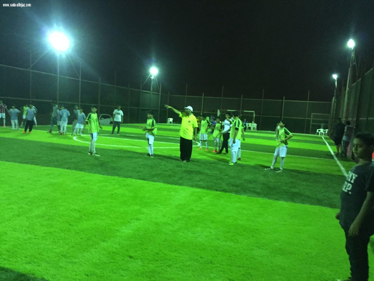 بالصور الظافري يفتتح ملعب الأسطورة بالبديع والقرفي ويحظى تكريم خاص