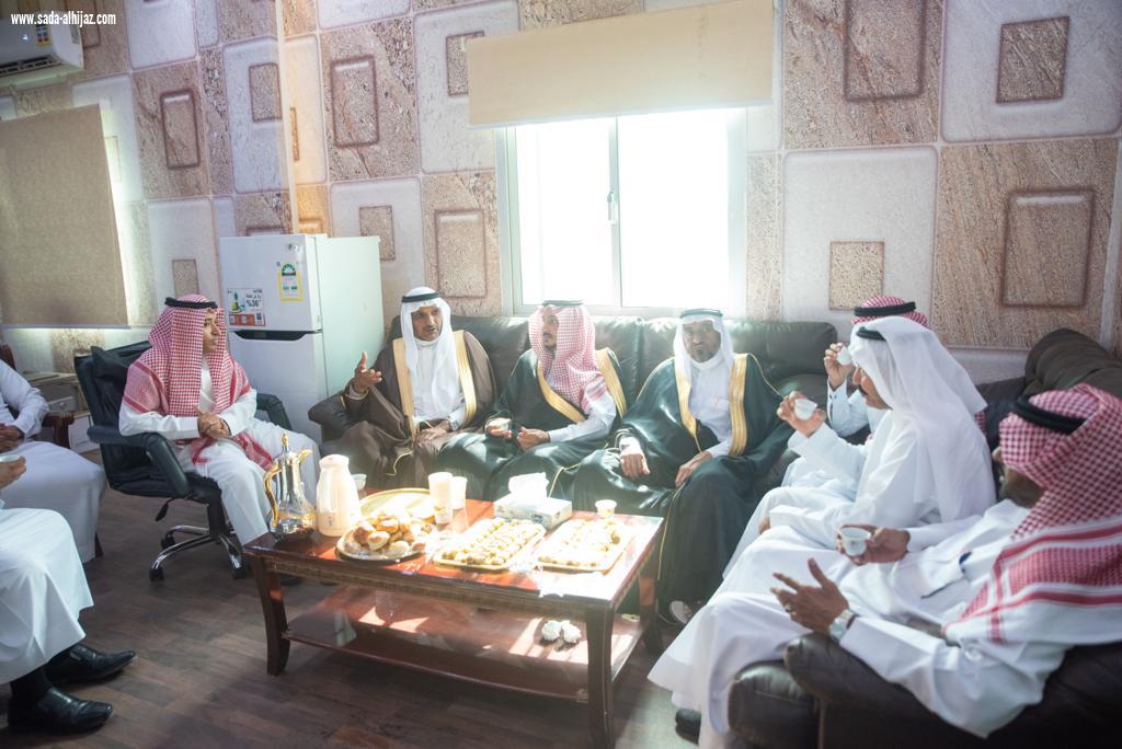 بمناسبة عيد الفطر المبارك رئيس مركز الموسم يعايد مرضى مستشفى الموسم العام 