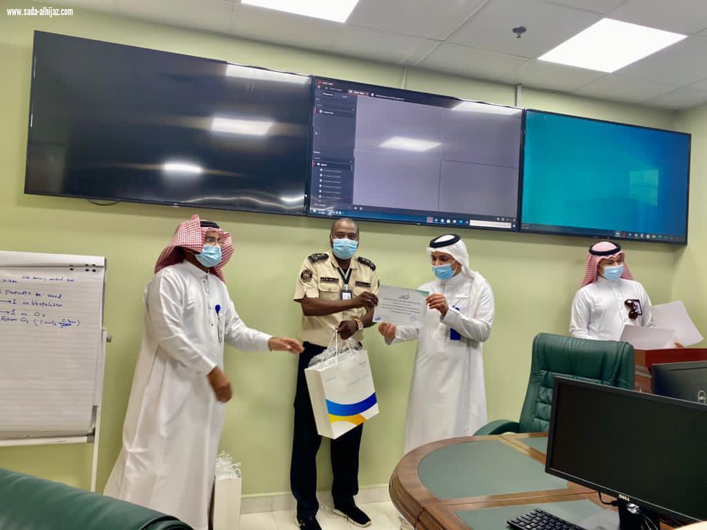 مستشفى العارضة العام يكرم المتميزين