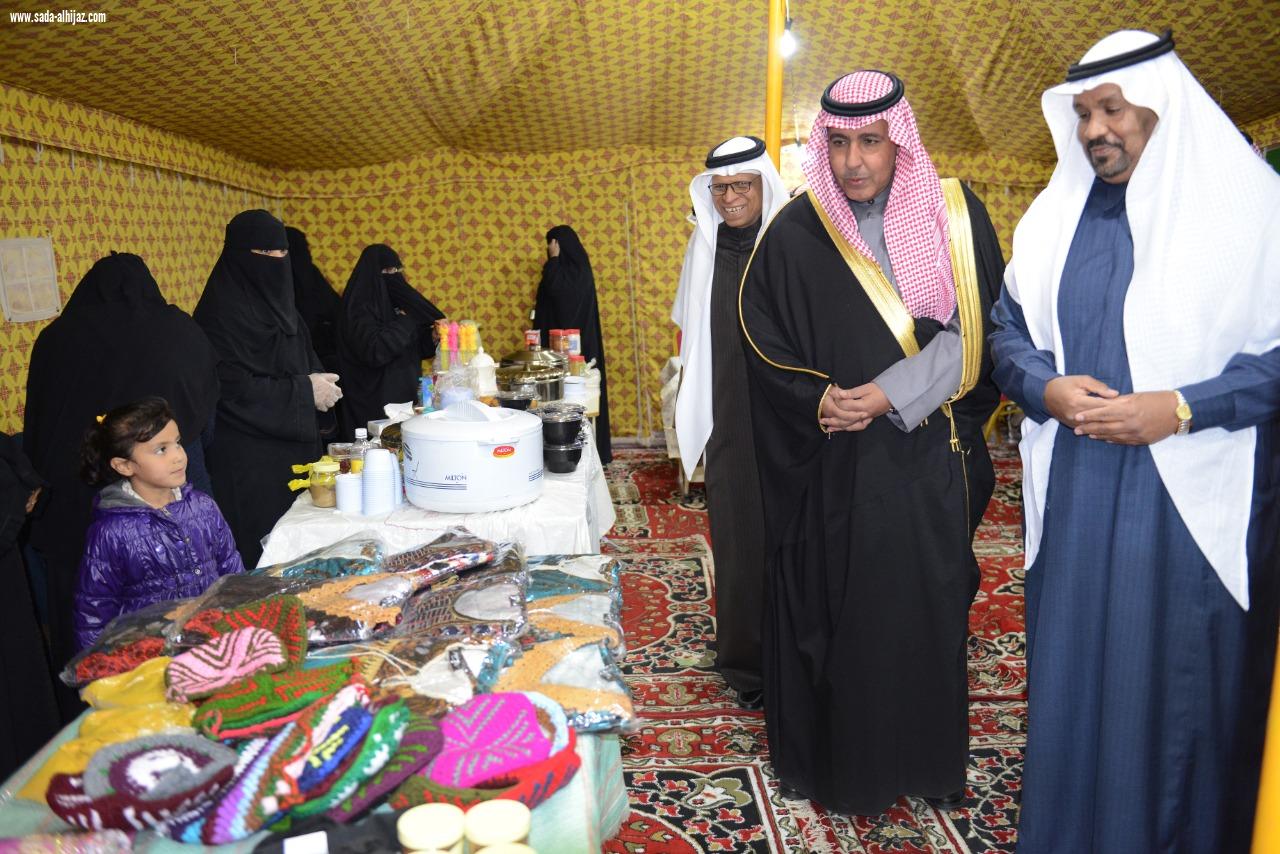 محافظ العلا يفتتح فعاليات أندية مدارس الحي لمهرجان الفوانيس ومهرجان الطفولة والمرح 