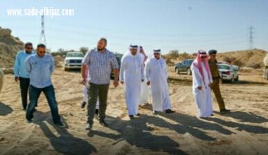 بالصور محافظ الطائف يتفقد مشاريع الطرق في المحافظة