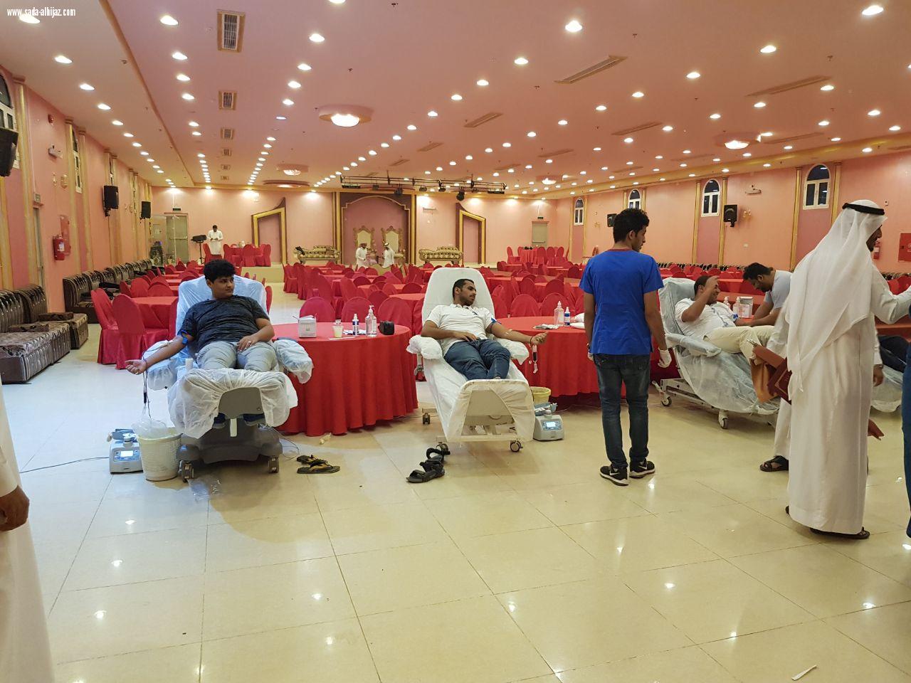 تحت شعار  قطرة ماء تحيي الأرض وقطرة دم تحيي نفس   محافظ صامطة يدشن حملة التبرع بالدم التي أطلقها نادي الحزم للتوستماسترز بالتعاون مع مستشفى صامطة العام