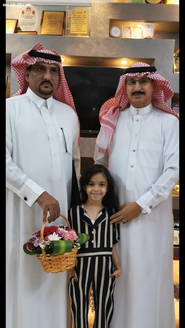 رئيس اللجنة الفرعية للاتحاد العربي السعودي للكاراتيه بالمناطق الجنوبية يكرم الظافري رئيس فريق التحفيظ بالطوال