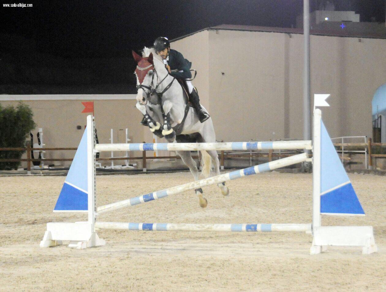 العريفي يتوج الفارس الحربي بكأس وزارة الحرس الوطني للحواجز