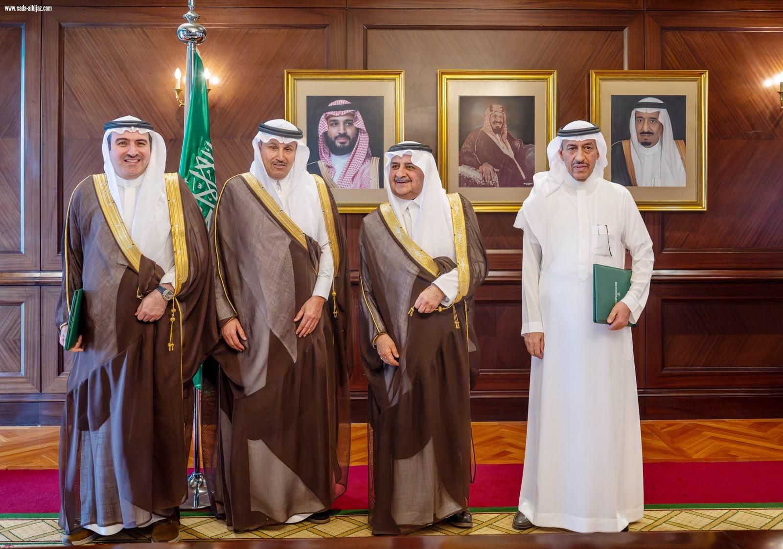 أمير منطقة تبوك يدشن بحضور وزير النقل والخدمات اللوجستية 3 مشروعات للطرق بتكلفة 176 مليون ريال  