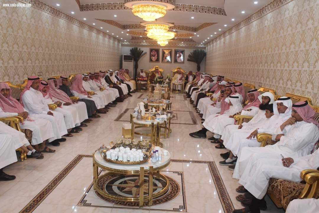 صاحب السمو الملكي الأمير الدكتور عبدالعزيز بن ناصر بن عبدالعزيز آل سعود  يزور  الشيخ أحمد المساوى بصامطة 