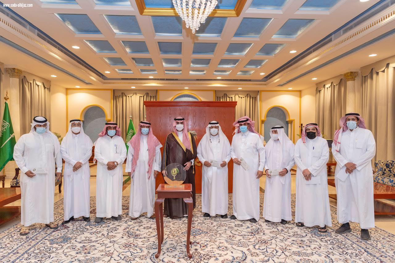 سمو أمير الجوف يسلم الفائزين بجائزة سموه لزيت الزيتون جوائزهم البالغة نصف مليون ريال