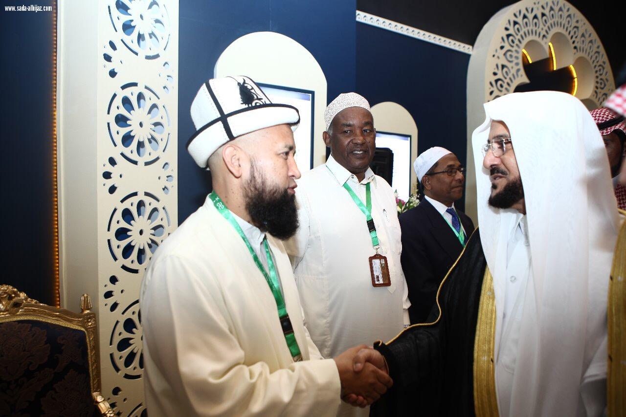 قال ما تتعرض له المملكة من أعمال كيدية ومحاولات يائسة المقصود منها الإساءة للمسلمين  آل الشيخ الملك وولي العهد يواصلان الليل والنهار ويتابعان بكل اهتمام رعاية الحجاج