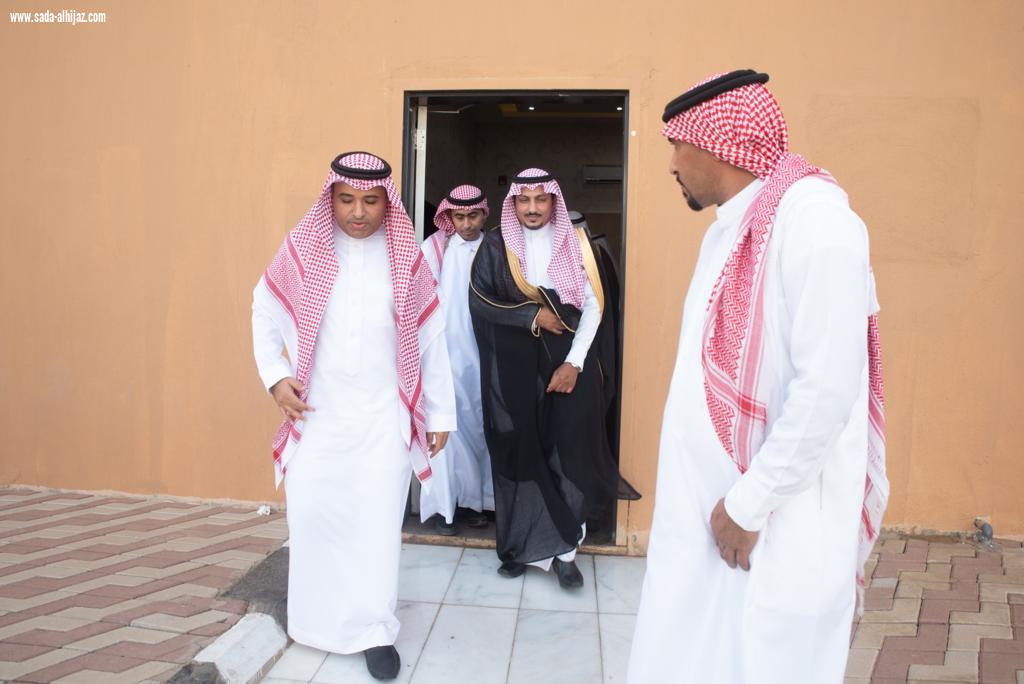 بمناسبة عيد الفطر المبارك رئيس مركز الموسم يعايد مرضى مستشفى الموسم العام 