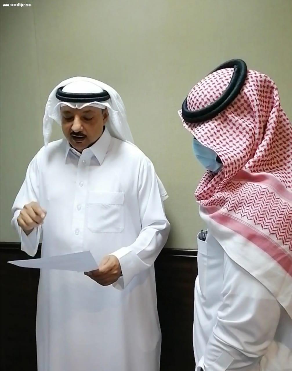 دغريري يدرب طلاب المركز الإعلامي بقسم الصحافة والإعلام. 