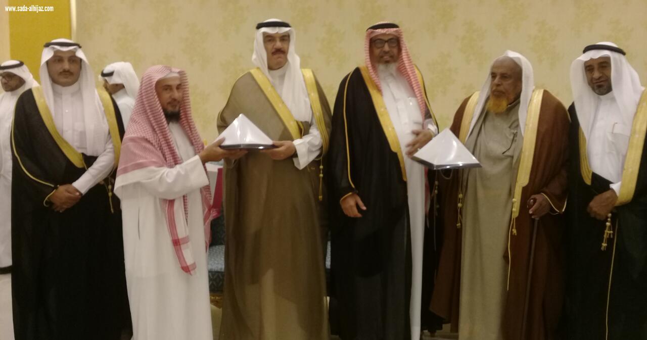 بحضور محافظ الطوال لجنة التنمية تكرم الفائزين بجائزة التميز في دورتها الثالثة ١٤٤٠هـ