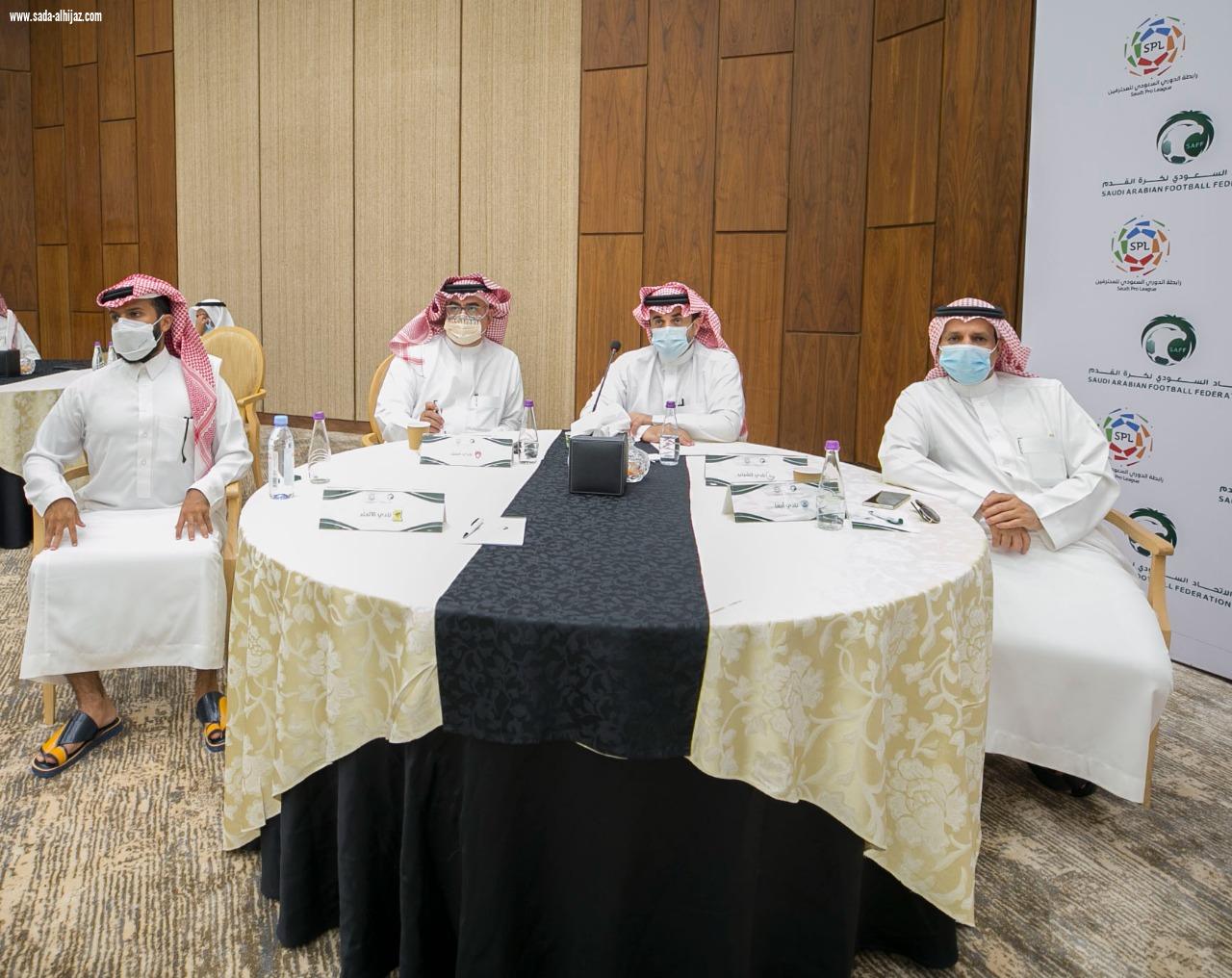 وزير الرياضة يعقد اجتماعاً مع رؤساء أندية دوري كأس الأمير محمد بن سلمان للمحترفين 