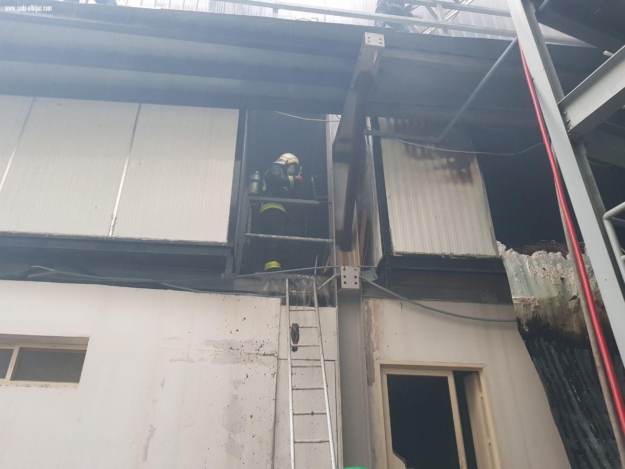 مدني العاصمة المقدسة يخمد حريق في مجموعة مكاتب في ساحة الحرم المكي الشريف