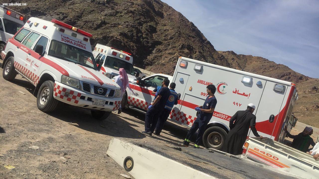 إصابتين بسيطة في حادث باص طريق المدينة - ينبع و سلامة باقي الركاب...