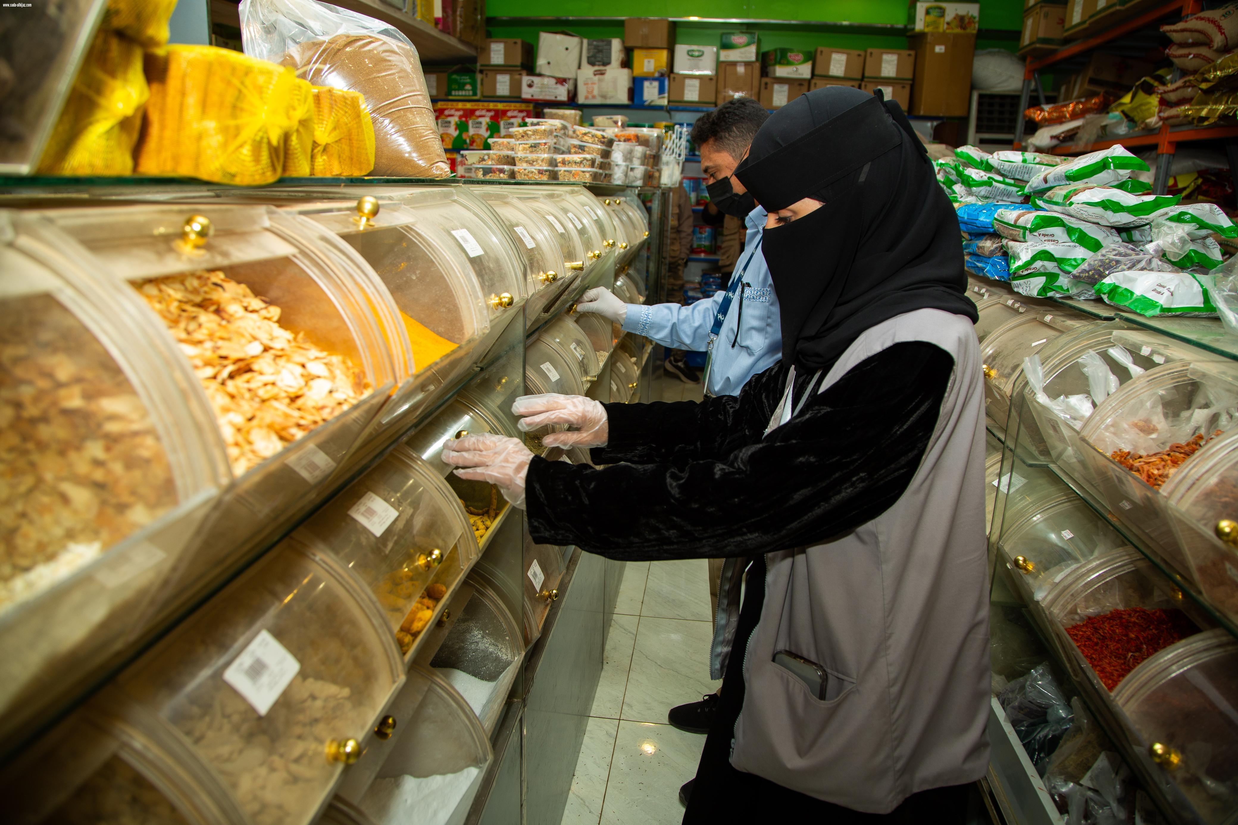 أمانة تبوك وبلديتها التابعة تكثف جهود الرقابة الصحية بـ15000 زيارة خلال 20 يومًا من رمضان   