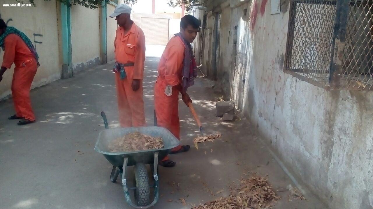 بلدية صامطةتكثف أعمال النظافة داخل المحافظة والقرى التابعة لها