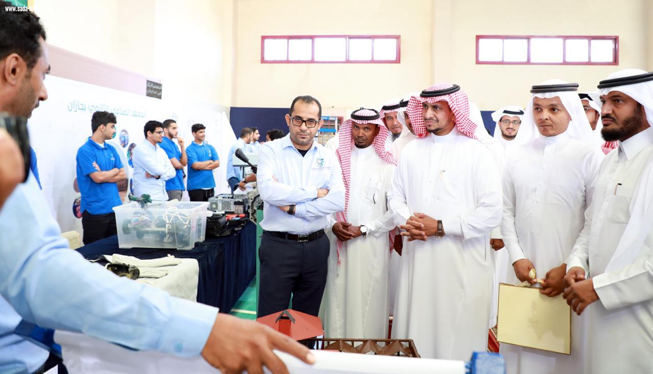 تحت شعار حدد مسارك وبمشاركة 20 جهة حكومية وخاصة مدير تعليم جازان يدشن المعرض المهني الأول في ثانوية السنوسي