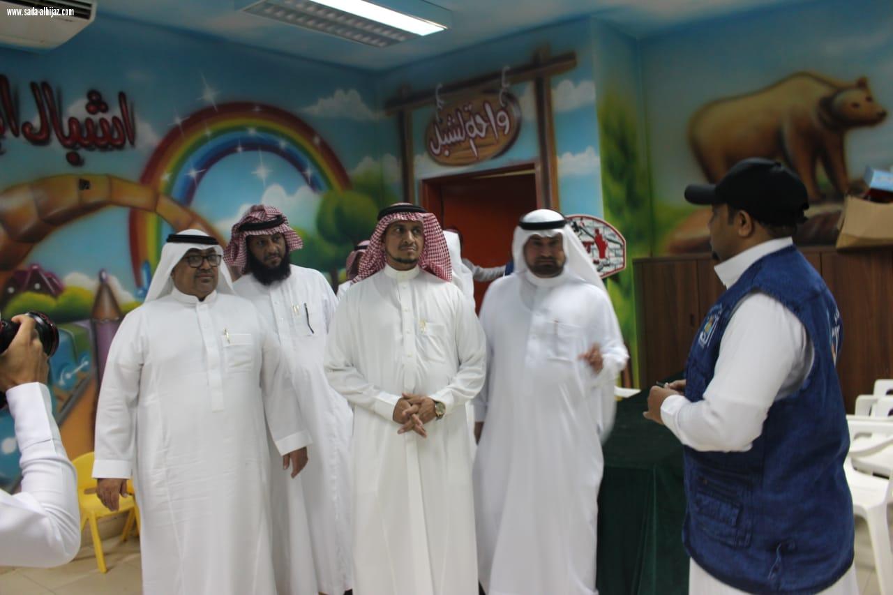 مدير التعليم بجازان د. عسيري الاحوس يزور نادي حي الحصمه