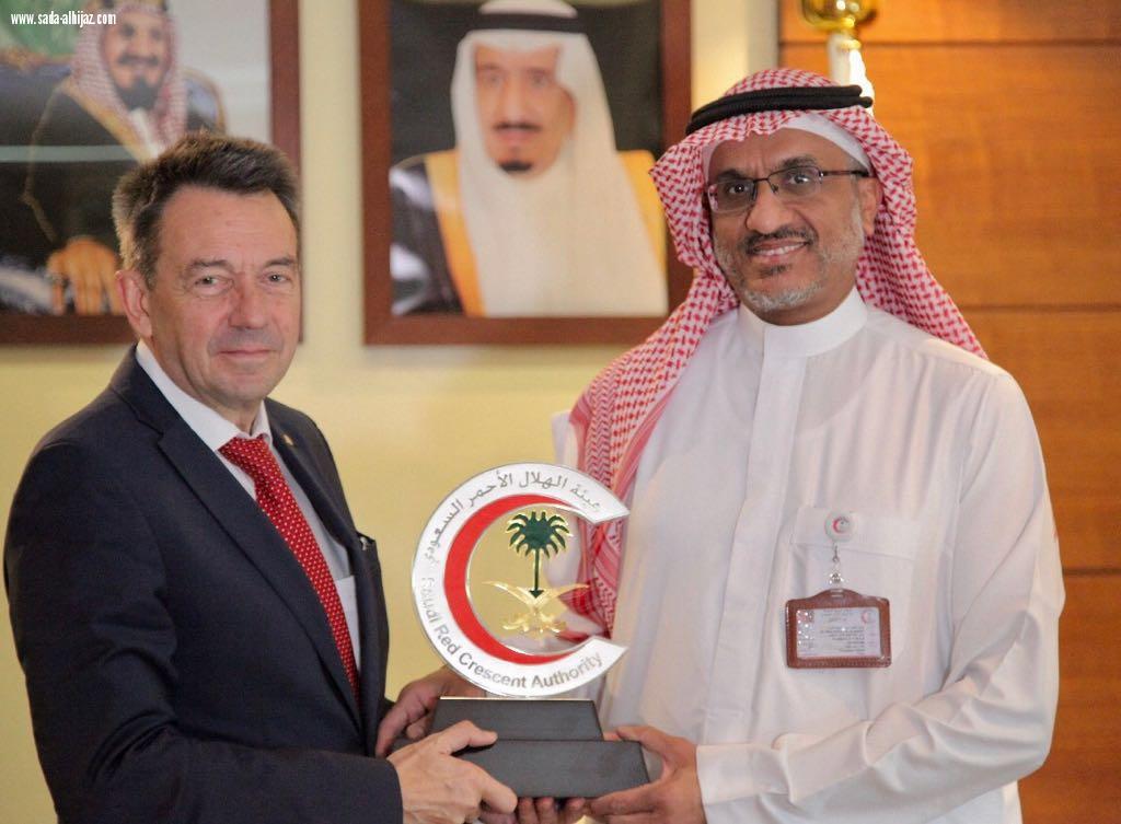 خلال لقاءه برئيس الهلال الأحمر السعودي رئيس اللجنة الدولية يشيد بمبادرة قوات التحالف العربي