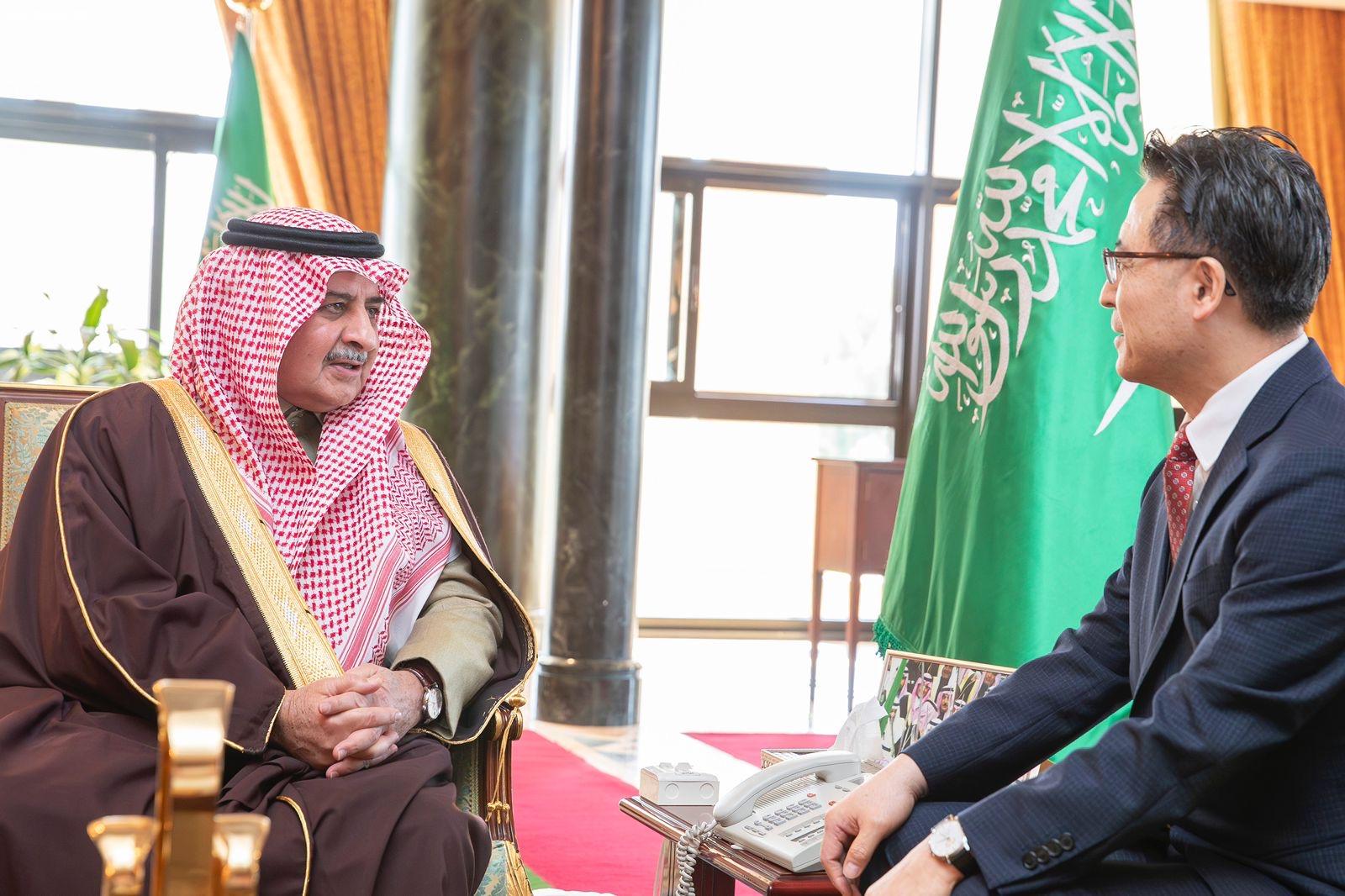 أمير منطقة تبوك يستقبل القنصل الكوري     