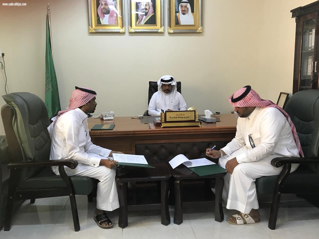 محافظ بيش يشهد اتفاقية تعاون بين جمعية البر والضمان الاجتماعي بمحافظة بيش ومجمع صرح التوفيق الطبي