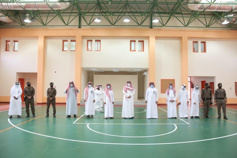 محافظ صبيا يطلع على المشاريع التعليمية والمدرسية وانجازات منصة مدرستي