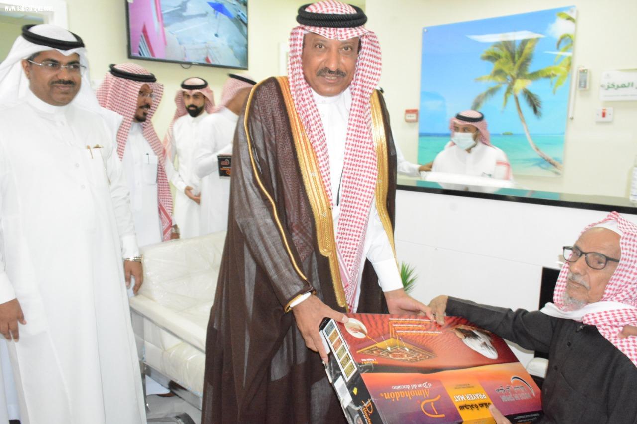 بحضور مدير صحة جازان الدكتور النجمي محافظ صامطة يدشن مشروع تطوير بيئة العمل بالقطاع الجنوبي