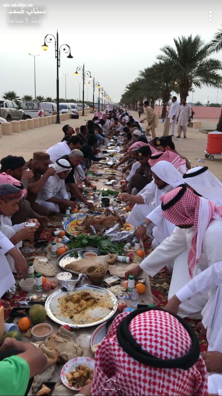 محافظ ضمد بن منيخر يرعى إفطار  أهالي  المحافظة وأصدقاء الفيس بوك 