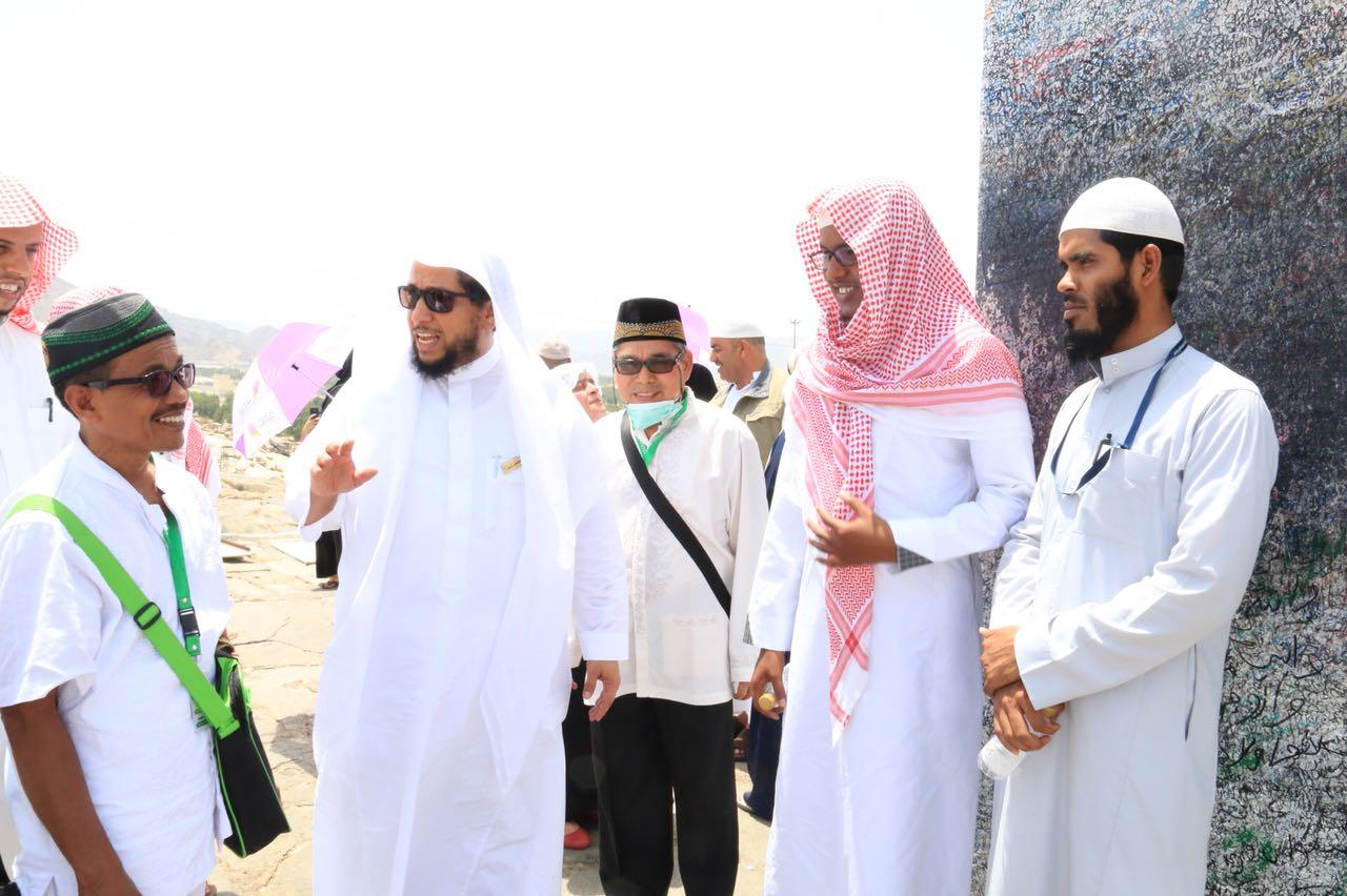 العمري مؤكدا على أعضاء   الهيئة مراعاة أحوال  المعتمرين والزوار في المراكز التوجيهية 