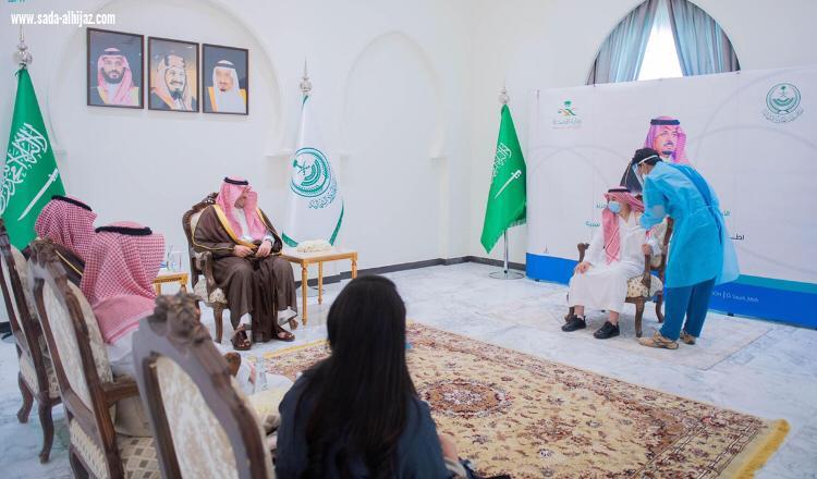 سمو أمير الحدود الشمالية يدشن حملة تطعيم الإنفلونزا الموسمية بالمنطقة