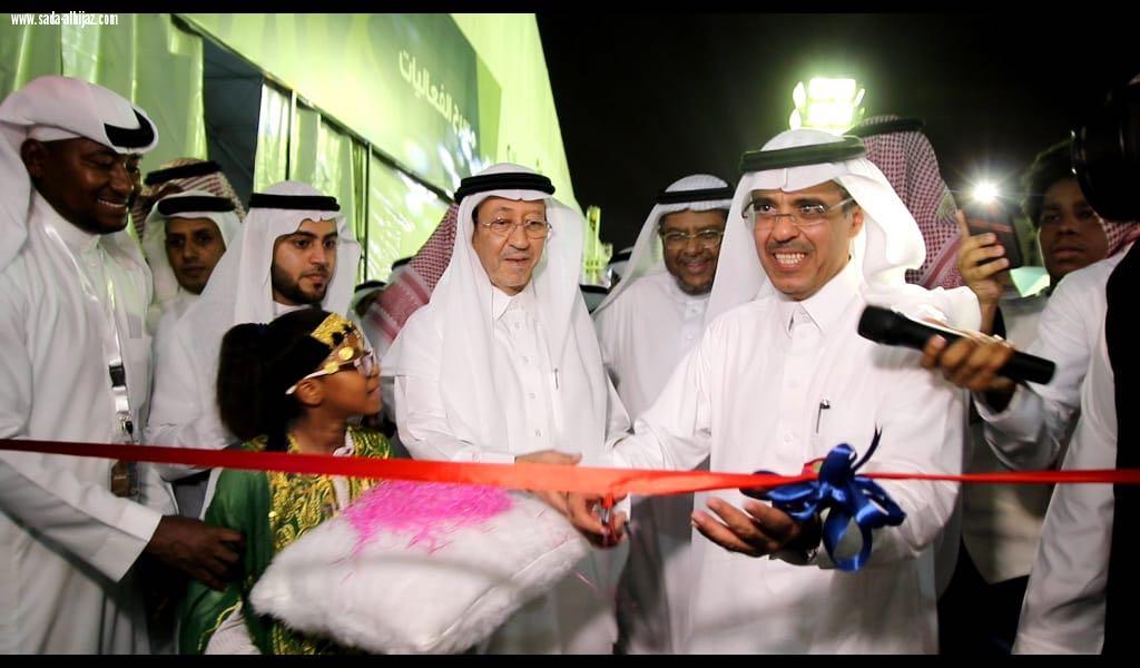 آل طاوي يفتتح مهرجان (جدة تجمعنا)للتسوق والترفيه وسط حضور جماهيري كبير