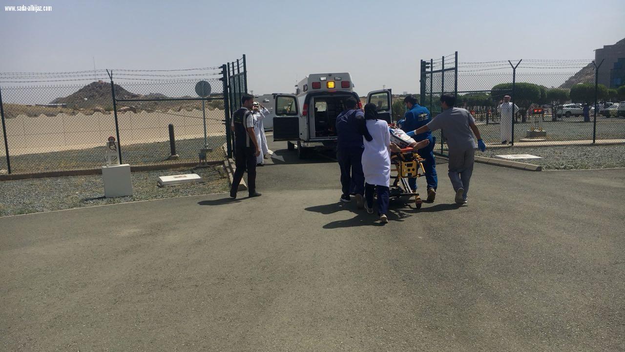 طائرتان عمودية تقوم بإيصال حالتين اسعافية إلى تخصصي الطائف