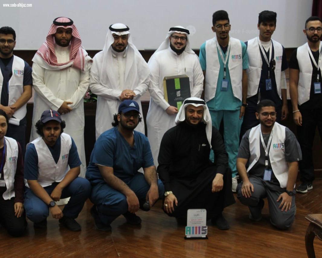 فريق نادي العلوم الطبية التطبيقية ينفذ فعالية علمية بعنوان (صناعة باحث)