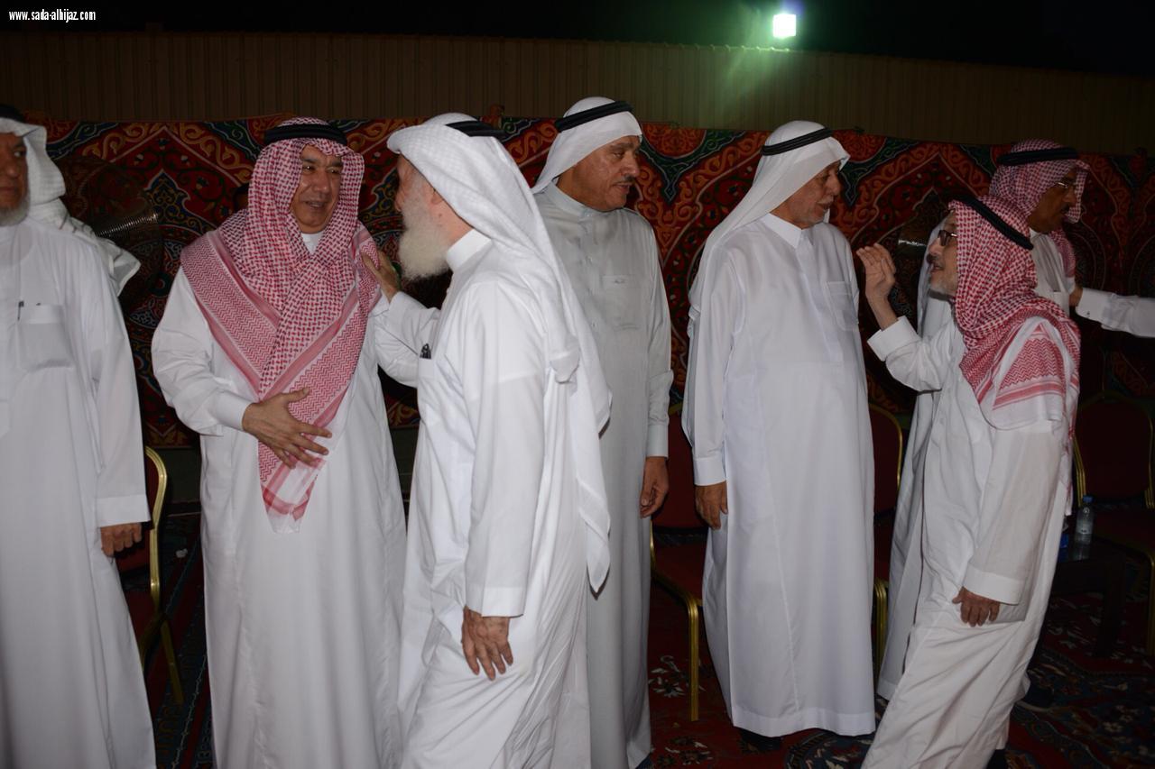 أمراء ومسؤولون يعزون أسرتي أبو داود وصعيدي