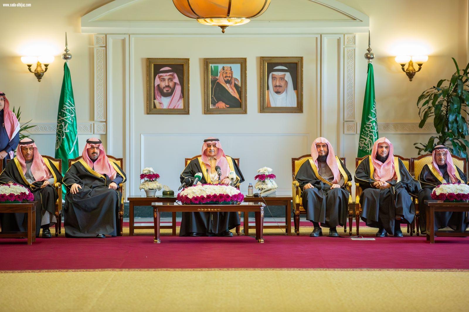 أمير تبوك يسلم 448 وحدة سكنية دعما للأسر المستفيدة من برنامج الإسكان التنموي 