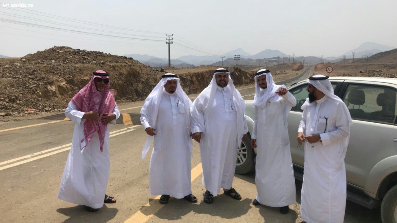 محافظ الكامل يوجه بسفلتة وصيانة الطرق بالمحافظة