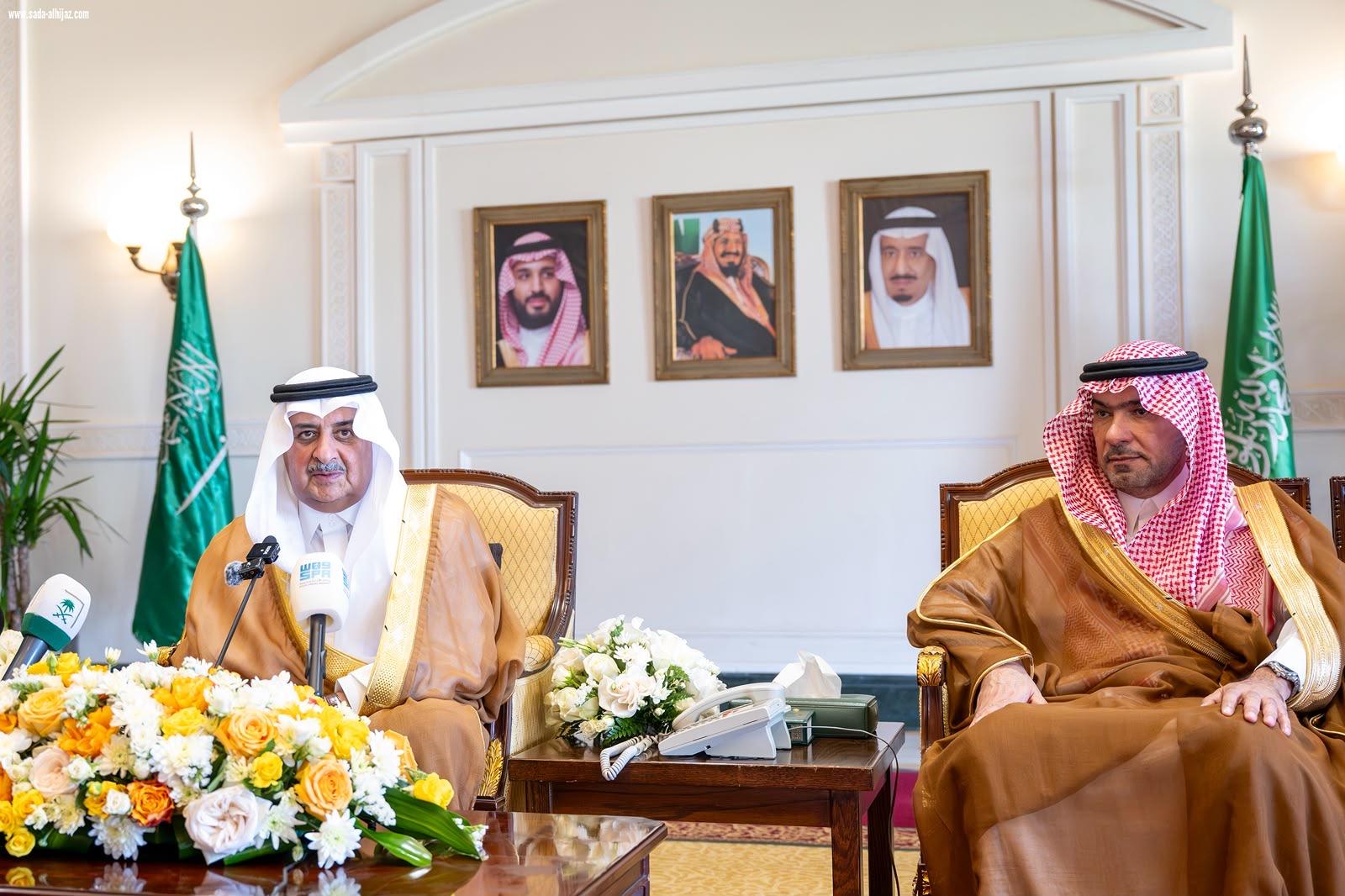 أمير منطقة تبوك وبحضور وزير البلديات والإسكان يرعى حفل توقيع عقود خدمية وإسكانية واستثمارية بتكلفة إجمالية تتجاوز 2 مليار و300 مليون ريال   