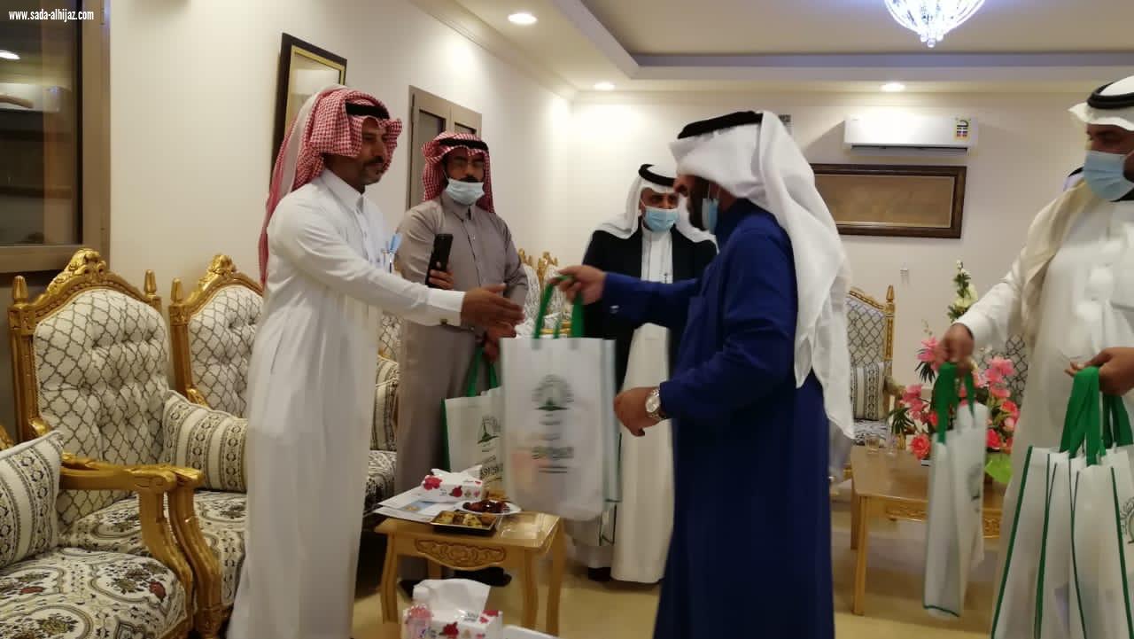 ربيع الباحة يجمع إعلاميي ومثقفي الباحة في ناديهم الأدبي 