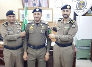 بتوجيهات من وزير الداخلية مدير شرطة محافظة الطوال يقلد الرقيب محمد هاشم رتبته الجديدة