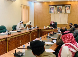 محافظ المندق يرأس اجتماع اللجنة العلي للسلامة المرورية 